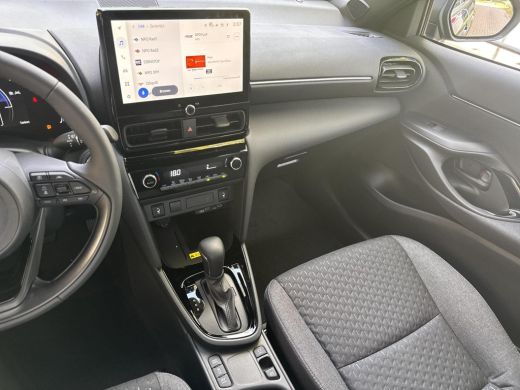 Toyota Yaris Cross 1.5 Hybrid 130 Dynamic | Nieuw | 06-10141018 Voor meer informatie ActivLease financial lease