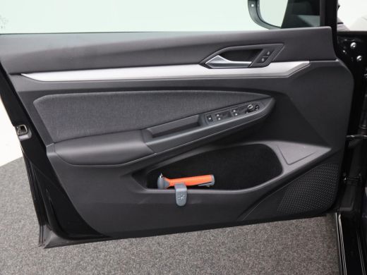 Volkswagen Golf 1.0 eTSi 110 Pk Automaat Life | Adaptive Cruise | Climate | Parkeersensoren | Navigatie | Carplay... ActivLease financial lease