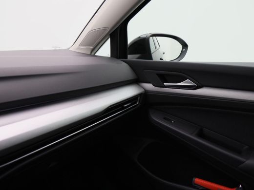 Volkswagen Golf 1.0 eTSi 110 Pk Automaat Life | Adaptive Cruise | Climate | Parkeersensoren | Navigatie | Carplay... ActivLease financial lease