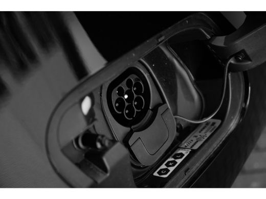 Volkswagen ID.3 Pro Business Inclusief €2000,- inruilvoordeel | Achterlichten LED, luxe uitgevoerd incl. dynamisc... ActivLease financial lease