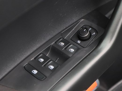 Volkswagen Polo 1.0 TSi Life | Adaptive Cruise | Carplay | Camera | Sensoren | Airco | Digitaal Dashboard | 15 In... ActivLease financial lease