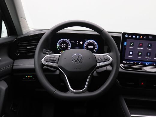 Volkswagen Tiguan 1.5 eHybrid Life Edition 204PK DSG Achteruitrijcamera, Adaptieve Cruise Controle, Navi via Apple ... ActivLease financial lease