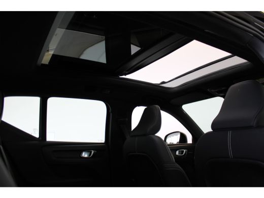 Volvo  XC40 T5 262PK Plug-In Hybrid Ultimate Bright | 360º | Adap Cruise. | HK Audio | Blis | Panoramadak  | ... ActivLease financial lease