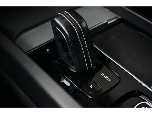 Volvo  XC60 2.0 Recharge T6 AWD R-Design | Panoramadak | 360 Camera | Memory | Harman/Kardon ActivLease financial lease