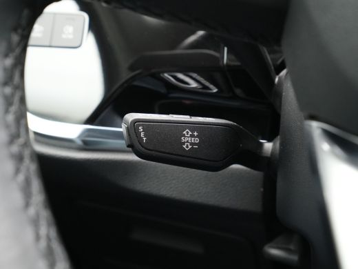 Audi Q3 45 TFSI e 245 pk S-tronic Advanced edition Navigatie Camera DAB Trekhaak 15 ActivLease financial lease