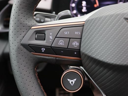 CUPRA Terramar 1.5 TSI e-Hybrid VZ Performance 272PK DSG matrix led, Leder, trekhaak, Sennheiser audio, 360gr. c... ActivLease financial lease