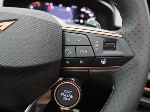 CUPRA Terramar 1.5 TSI e-Hybrid VZ Performance 272PK DSG matrix led, Leder, trekhaak, Sennheiser audio, 360gr. c... ActivLease financial lease