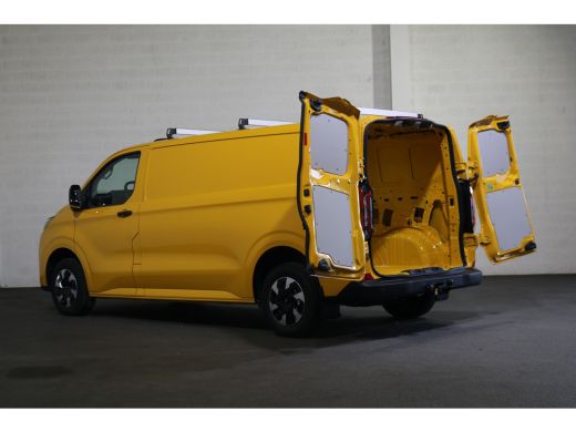 Ford E-Transit Custom 340 L2 H1 Trend 65 kWh (direct leverbaar) ActivLease financial lease