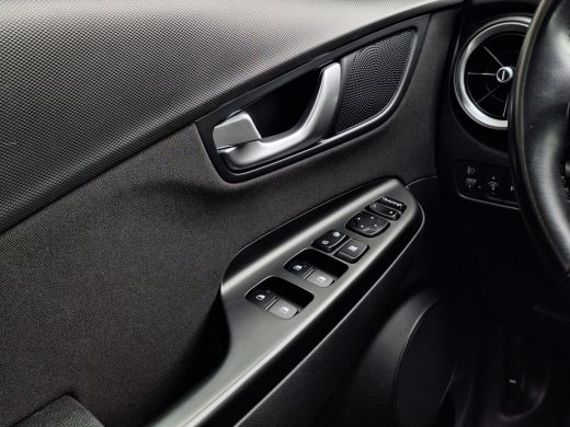 Hyundai Kona 1.6 GDI HEV Comfort | Achteruitrijcamera | Apple Carplay/Android Auto | Cruise control | Lichtmet... ActivLease financial lease