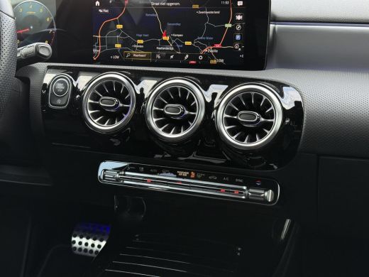 Mercedes-Benz A-Klasse 180 Aut. Sol. AMG Sport Sfeer Mood Light ActivLease financial lease