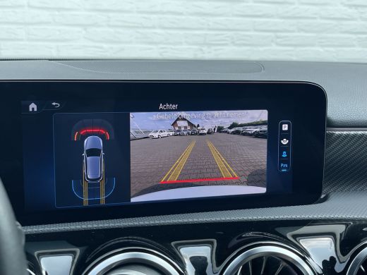 Mercedes-Benz A-Klasse 180 Luxury Line | Facelift | Pano | Ambiente | Camera | CarPlay | LED | Keyless | DAB+ ActivLease financial lease