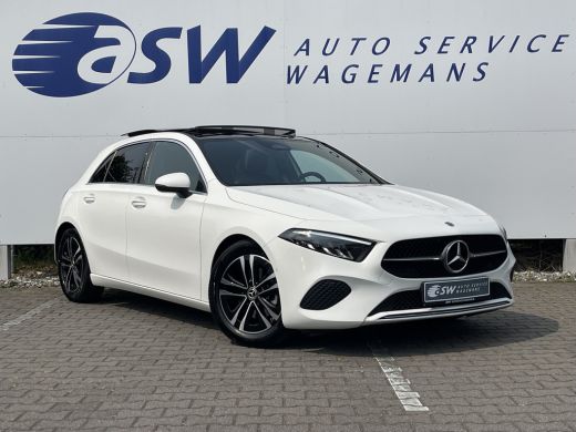 Mercedes-Benz A-Klasse 180 Luxury Line | Facelift | Pano | Ambiente | Camera | CarPlay | LED | Keyless | DAB+ ActivLease financial lease