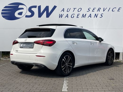 Mercedes-Benz A-Klasse 180 Luxury Line | Facelift | Pano | Ambiente | Camera | CarPlay | LED | Keyless | DAB+ ActivLease financial lease