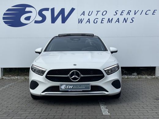 Mercedes-Benz A-Klasse 180 Luxury Line | Facelift | Pano | Ambiente | Camera | CarPlay | LED | Keyless | DAB+ ActivLease financial lease