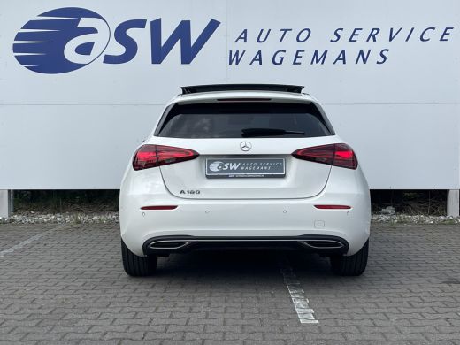 Mercedes-Benz A-Klasse 180 Luxury Line | Facelift | Pano | Ambiente | Camera | CarPlay | LED | Keyless | DAB+ ActivLease financial lease