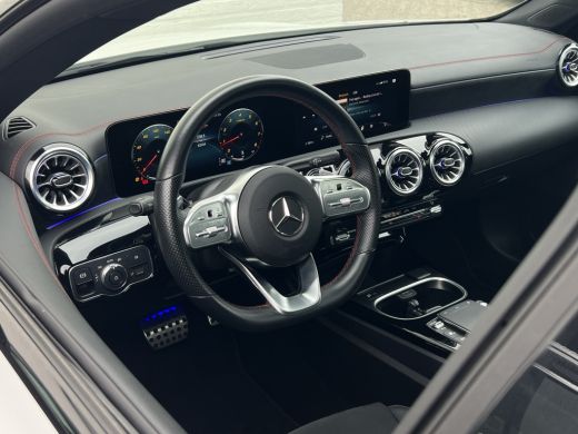 Mercedes-Benz CLA Shooting Brake 180 AMG | Night | Sfeerverlichting | Pano | Camera ActivLease financial lease