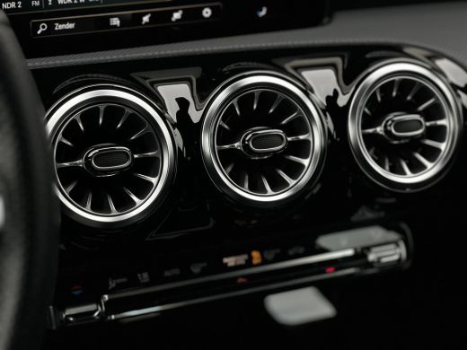 Mercedes-Benz CLA Shooting Brake 250 e Business Solution AMG | Trekhaak | CarPlay | Ambient Light | 360* Camera | L... ActivLease financial lease