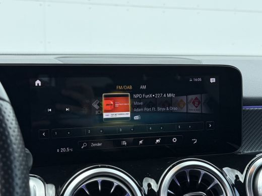 Mercedes-Benz GLB 200 Business Solution AMG | Pano | Trekhaak | ACC | 360* Camera | LED | DAB+ | 19 inch ActivLease financial lease