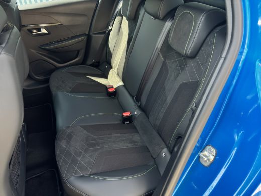 Peugeot 208 GT Pack Camera Achter | Zwart dak | Spoiler | Alcanta Stoelen | Stoelverwarming | Apple Carplay |... ActivLease financial lease
