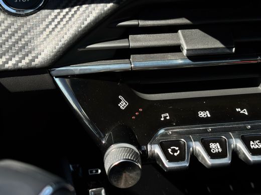 Peugeot 208 GT Pack Camera Achter | Zwart dak | Spoiler | Alcanta Stoelen | Stoelverwarming | Apple Carplay |... ActivLease financial lease