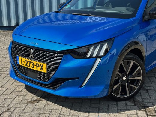 Peugeot 208 GT Pack Camera Achter | Zwart dak | Spoiler | Alcanta Stoelen | Stoelverwarming | Apple Carplay |... ActivLease financial lease