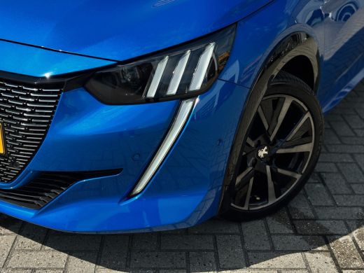 Peugeot 208 GT Pack Camera Achter | Zwart dak | Spoiler | Alcanta Stoelen | Stoelverwarming | Apple Carplay |... ActivLease financial lease