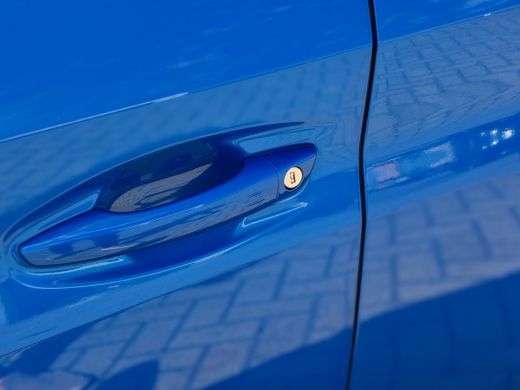 Peugeot 208 GT Pack Camera Achter | Zwart dak | Spoiler | Alcanta Stoelen | Stoelverwarming | Apple Carplay |... ActivLease financial lease