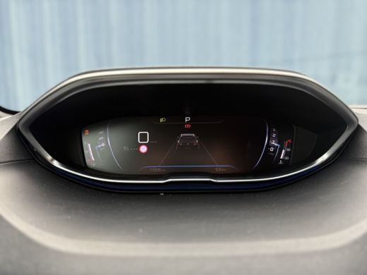 Peugeot 5008 Allure Pack Business | 18" lichtmetalen velgen 'Detroit' | Camera achter | Climate Control met li... ActivLease financial lease