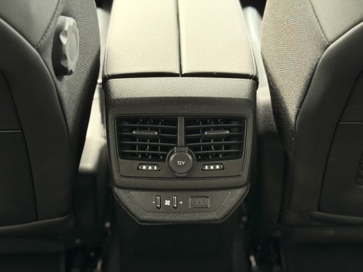 Peugeot 5008 Allure Pack Business | 18" lichtmetalen velgen 'Detroit' | Camera achter | Climate Control met li... ActivLease financial lease