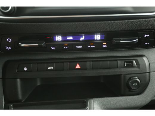 Peugeot e-Expert 75 kWh L3H1 | Elektrisch | EMISSIEVRIJE ZONE | 360 Camera Airco Cruise Carplay 3 Persoons PDC ActivLease financial lease