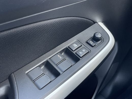 Suzuki Swift 1.0 Stijl | CarPlay | Camera | LED | ACC | Keyless | DAB+ ActivLease financial lease