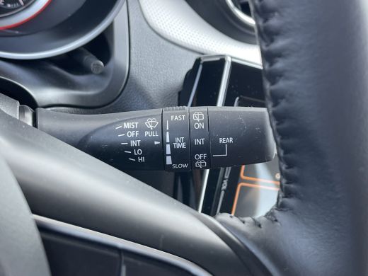 Suzuki Swift 1.2 Select Smart Hybrid | CarPlay | ACC | Camera | DAB+ | LED ActivLease financial lease