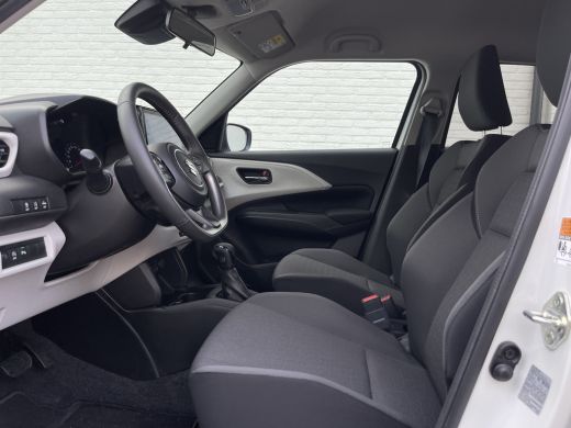 Suzuki Swift 1.2 Select Smart Hybrid | Navi | Camera | ACC | LED | Keyless | CarPlay ActivLease financial lease