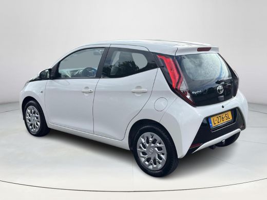 Toyota Aygo 1.0 VVT-i x-play | Apple CarPlay/Android auto | Achteruitrijcamera | Fietsendragerbeugel ActivLease financial lease
