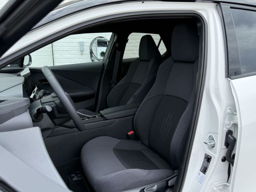 Toyota C-HR 2.0 Hybrid 200 Dynamic Bi-Tone | Navi XL | ACC | Camera | Keyless | LED | 18 inch ActivLease financial lease