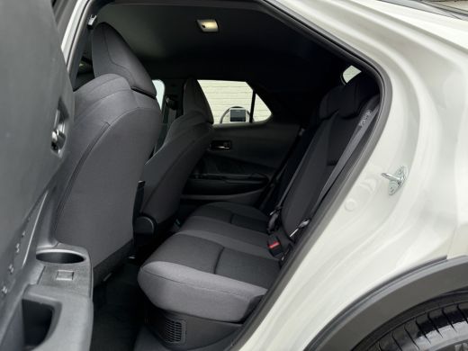 Toyota C-HR 2.0 Hybrid 200 Dynamic Bi-Tone | Navi XL | ACC | Camera | Keyless | LED | 18 inch ActivLease financial lease