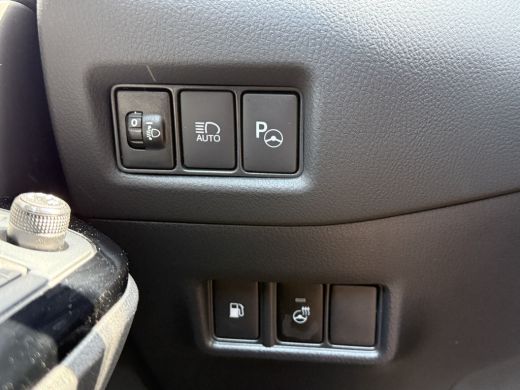 Toyota C-HR 2.0 Hybrid Dynamic | CarPlay | Camera | ACC | Dodehoek | Keyless | 18 inch ActivLease financial lease