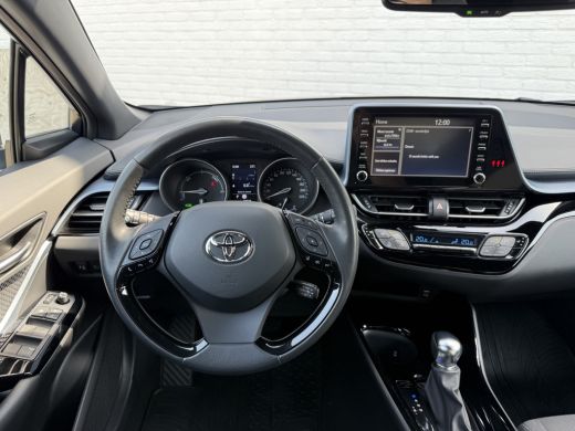 Toyota C-HR 2.0 Hybrid Team D | CarPlay | Camera | ACC | Dodehoek | Keyless | 18 inch ActivLease financial lease