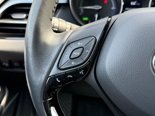 Toyota C-HR 2.0 Hybrid Team D | CarPlay | Camera | ACC | Dodehoek | Keyless | 18 inch ActivLease financial lease