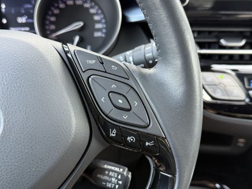 Toyota C-HR 2.0 Hybrid Dynamic | CarPlay | Camera | ACC | Dodehoek | Keyless | 18 inch ActivLease financial lease