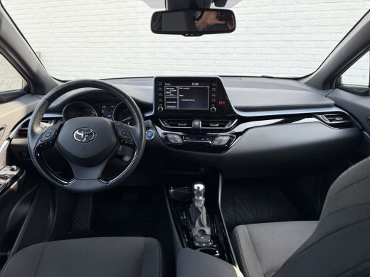Toyota C-HR 2.0 Hybrid Dynamic | CarPlay | Camera | ACC | Dodehoek | Keyless | 18 inch ActivLease financial lease
