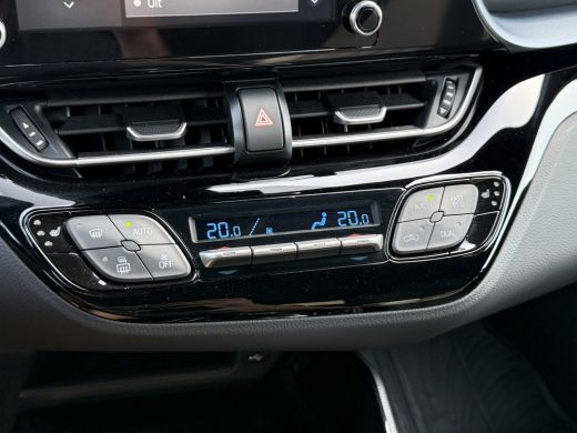 Toyota C-HR 2.0 Hybrid Dynamic | CarPlay | Camera | ACC | Dodehoek | Keyless | 18 inch ActivLease financial lease