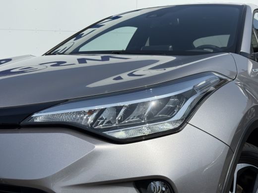 Toyota C-HR 2.0 Hybrid Team D | CarPlay | Camera | ACC | Dodehoek | Keyless | 18 inch ActivLease financial lease