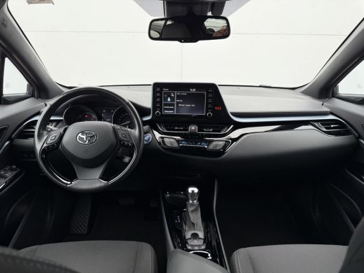 Toyota C-HR 2.0 Hybrid Dynamic | CarPlay | Camera | ACC | LED | DAB+ | Keyless | 18 inch ActivLease financial lease