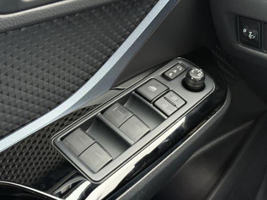 Toyota C-HR 2.0 Hybrid Dynamic | CarPlay | Camera | ACC | LED | DAB+ | Keyless | 18 inch ActivLease financial lease