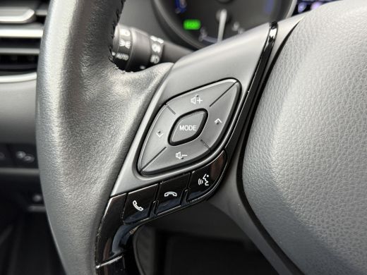 Toyota C-HR 2.0 Hybrid Team D | CarPlay | Camera | ACC | LED | DAB+ | Keyless | 18 inch ActivLease financial lease