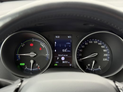 Toyota C-HR 2.0 Hybrid Dynamic | CarPlay | Camera | ACC | LED | DAB+ | Keyless | 18 inch ActivLease financial lease