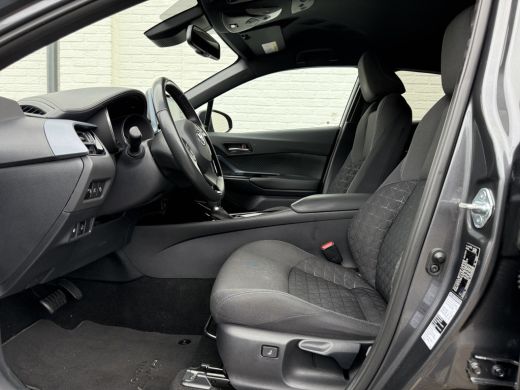 Toyota C-HR 2.0 Hybrid Team D | CarPlay | Camera | ACC | LED | DAB+ | Keyless | 18 inch ActivLease financial lease