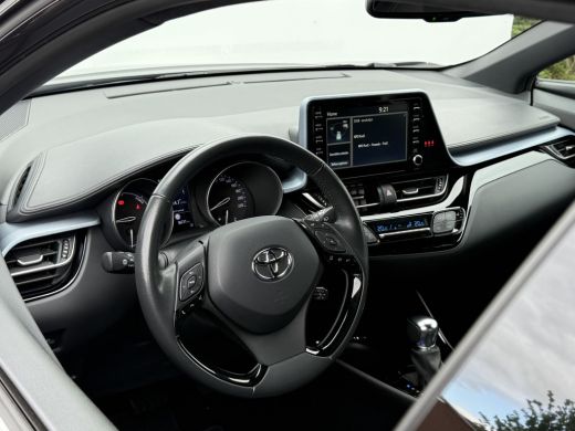 Toyota C-HR 2.0 Hybrid Team D | CarPlay | Camera | ACC | LED | DAB+ | Keyless | 18 inch ActivLease financial lease