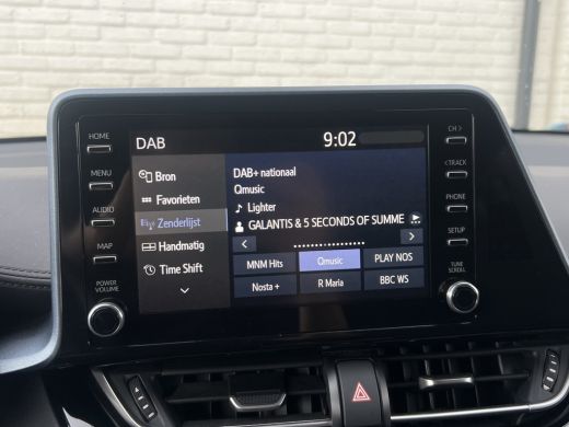 Toyota C-HR 2.0 Hybrid Bi-Tone | CarPlay | Camera | ACC | LED | DAB+ | Keyless | 18 inch ActivLease financial lease